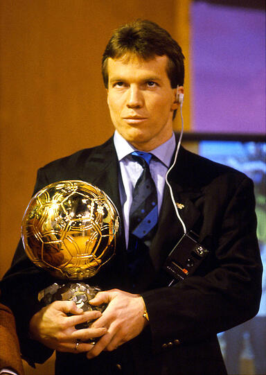 Große Ehre: Matthäus mit dem Ballon d'Or.
