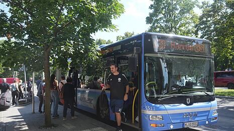 Ein Bus auf der Linie X30. Bald ist sie wohl Geschichte.