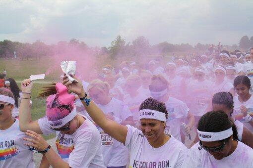 Bunter geht's nicht: Der Color Run in Riem.