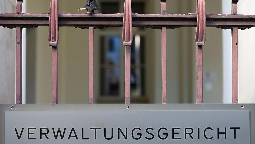 Die Deutsche Bahn strebt ein Eilverfahren beim Verwaltungsgericht in Köln an. (Symbolbild) Die Deutsche Bahn strebt ein Eilverfahren beim Verwaltungsgericht in Köln an. (Symbolbild)