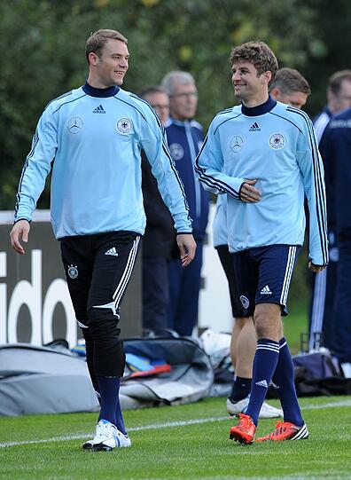 Elf Freunde müsst ihr sein. Die Nationalelf nimmt die Vorbereitung auf das WM-Qualifikationsspiel der deutschen Nationalmannschaft am Freitag in Dublin gegen Irland auf. Die Fotos