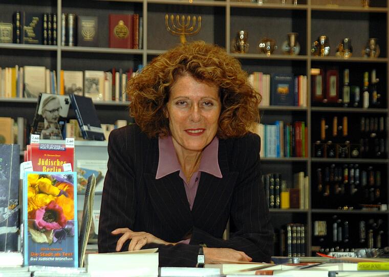 Die Journalistin, Unternehmerin und Literaturwissenschaftlerin Rachel Salamander (66) heute.