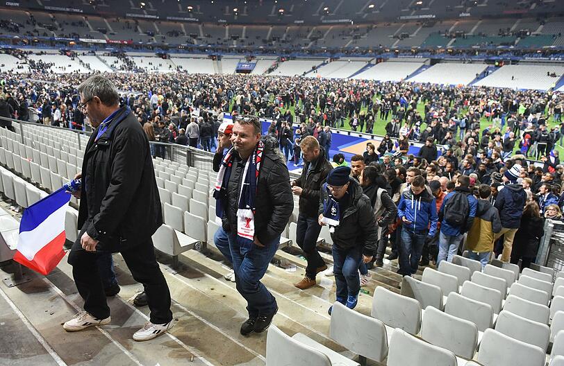 Schüsse, Explosionen, Tote und Verletzte: die Bilder von der verheerenden Anschlagsserie in Paris.