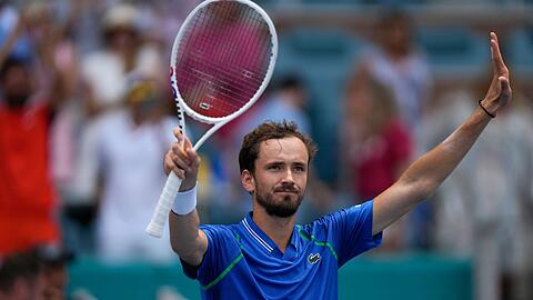 Daniil Medwedew hat auf die Vorwürfe von Alexander Zverev geantwortet.