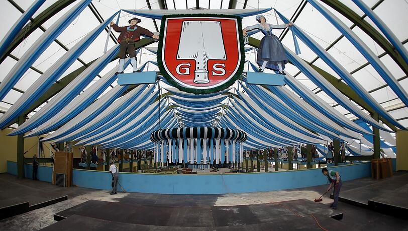 Neue Bilder vom Wiesn-Aufbau.