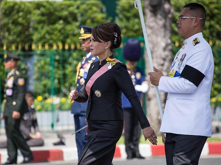 Die thailändische Prinzessin Ubolratana tritt überraschend als eine der Spitzenkandidatinnen für die Parlamentswahl an.