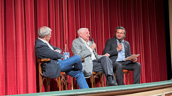 Die Löwen-Legenden Fredi Heiß, Petar Radenkovic wurden von Moderator Tobias Fischbeck zur Zukunft vom TSV 1860 befragt.