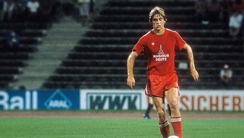 Er war der Erste: Jan Einar Aas im legend&auml;ren Magirus-Deutz-Trikot. Der Abwehrspieler war der erste Norweger beim FC Bayern. Beinahe w&auml;re er damals zu Konkurrent M&ouml;nchengladbach gewechselt.  Fotos: imago, privat