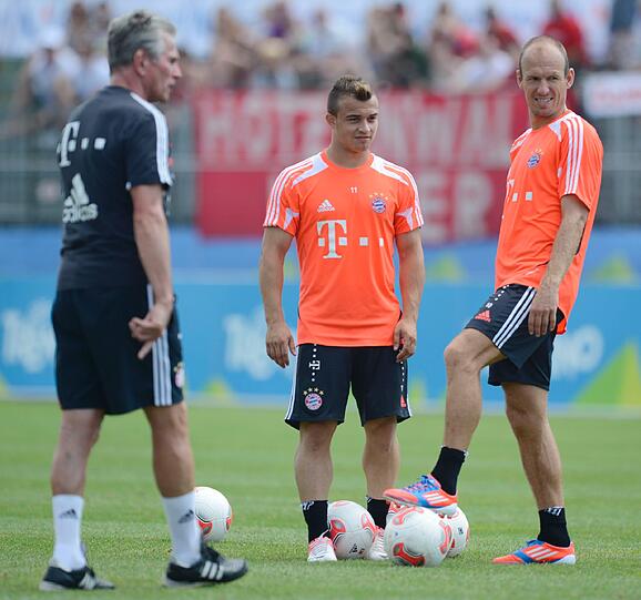 Standards stehen am fünften Tag auf dem Plan: Der FC Bayern trainiert Ecken und Freistöße.