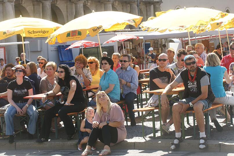 Strahlender Sonnenschein, Spaß für Groß und Klein: Auf dem Streetlife-Festival zwischen Odeonsplatz und Siegestor feiern die Münchner heute entspannt den letzten Ferientag. Die Bilder.
