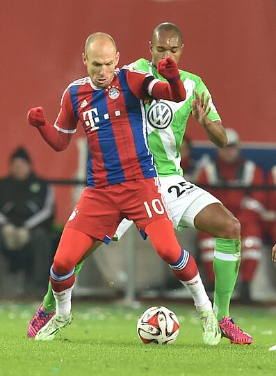 ARJEN ROBBEN - NOTE 4 - Kam nicht in die Partie, der Mann der Hinrunde. Fand kaum statt. Und dann lahmt das Bayern-Spiel. Lichtblick: Guter Freistoß (71.).