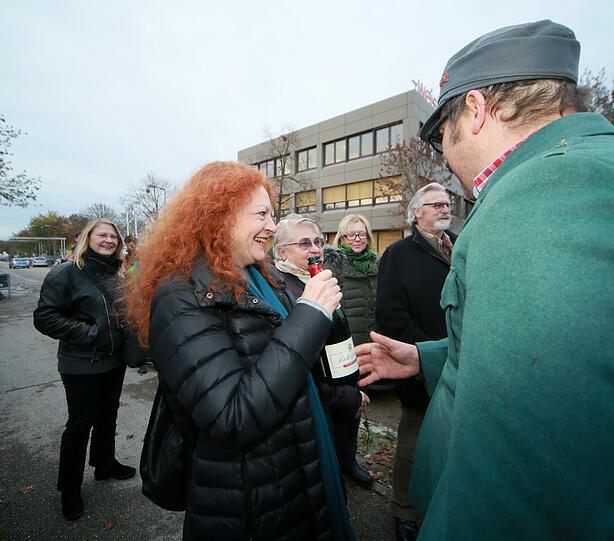 Bilder von der Satireaktion "Checkpoint Ali"