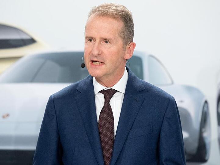 VW-Chef Herbert Diess will, dass Manager mit Anspruch auf einen Dienstwagen auf Batterie-Autos umsteigen.