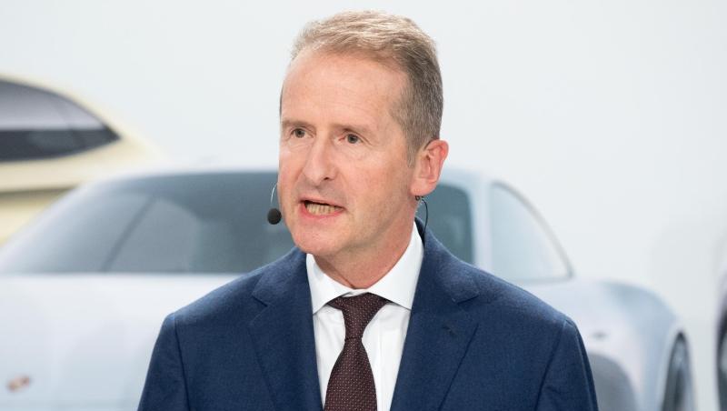 VW-Chef Herbert Diess will, dass Manager mit Anspruch auf einen Dienstwagen auf Batterie-Autos umsteigen. VW-Chef Herbert Diess will, dass Manager mit Anspruch auf einen Dienstwagen auf Batterie-Autos umsteigen.