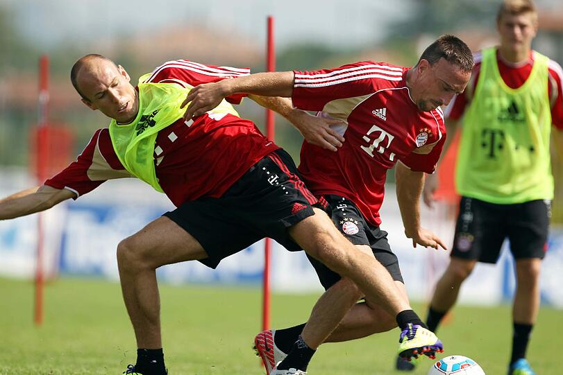 Bayern Training mit Spezial-Gast Uli Hoeneß: Die Bilder vom Gardasee