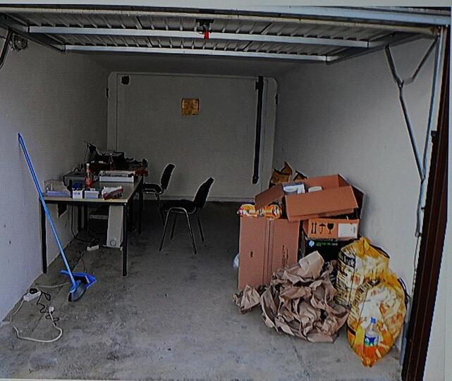 In dieser angemieteten Garage werkelten die Fälscher vor sich hin.