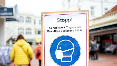 Nicht nur Mediziner haben Zweifel an der Durchschlagskraft der neuen Corona-Maßnahmen. (Archivbild).