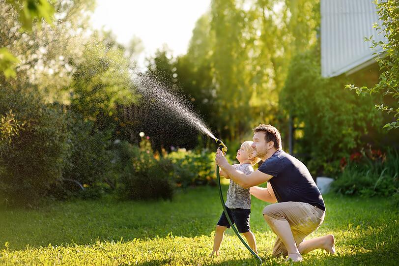 Neben diesen 15 Fehlern sollten Sie auf jeden Fall auch vermeiden, allzu hohe Anspr&uuml;che an sich und Ihren Garten zu haben. Schlie&szlig;lich soll die Gartenarbeit Spa&szlig; machen und nicht zu einer weitere Quelle von Stress werden. Haben Sie also etwas Geduld mit sich und Ihrem gr&uuml;nen Daumen und verlieren Sie dabei nicht Ihre Leidenschaft. Auch mit unseren Tipps wird Ihnen noch der eine oder andere Fehler passieren. Aber daraus k&ouml;nnen Sie lernen.