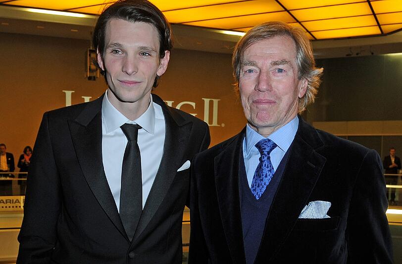 Luitpold Prinz von Bayern (r) und der Schauspieler Sabin Tambrea.