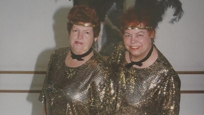 Bei der Stepptanz-Gruppe &bdquo;Lolly Molly&ldquo; war Margot Montag (l.) sehr aktiv &ndash; vor dem Unfall und den Rückenschmerzen.