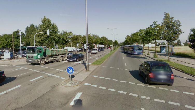Wenig Platz: Die Fahrbahnteiler an der Wasserburger Landstraße.
