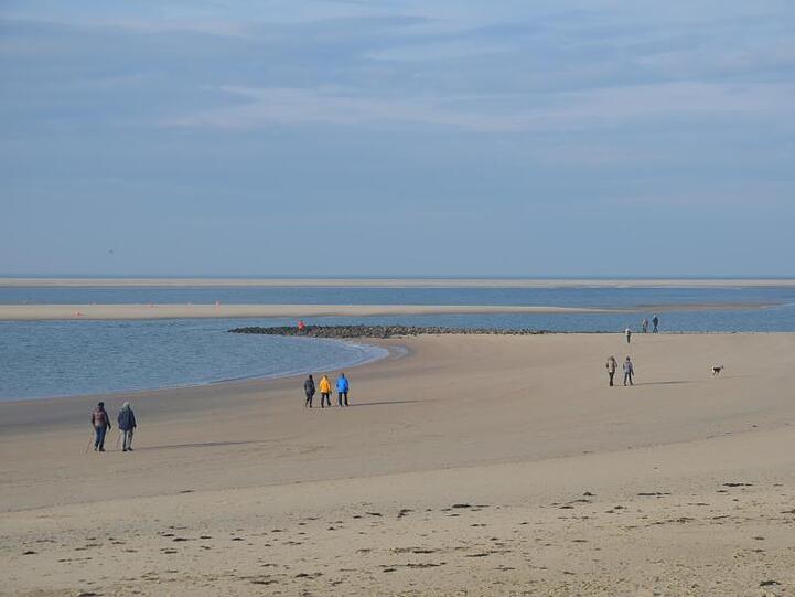 Der weite Strand der Insel Borkum.