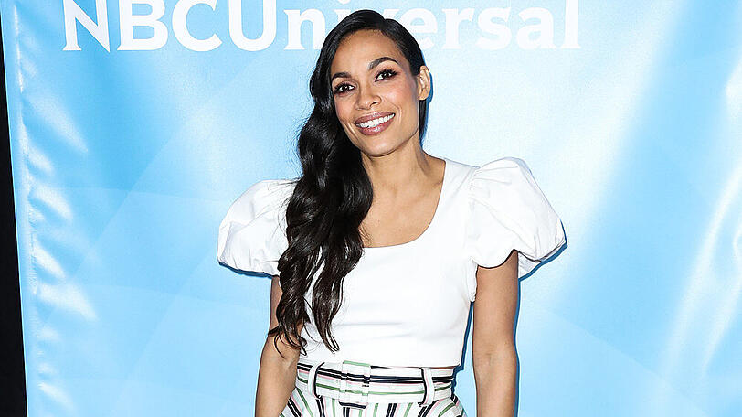 Rosario Dawson ist seit rund zwei Jahren mit dem Politiker Cory Booker zusammen.