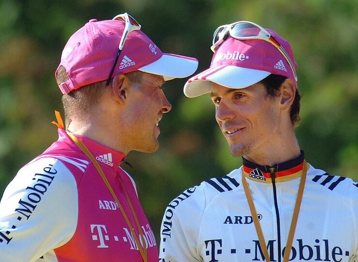 Karriereende: Andreas Köden (r.), hier mit Jan Ullrich, hört auf.