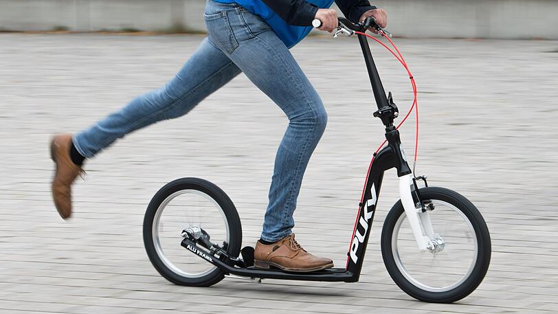 Ein Eltern-Roller.