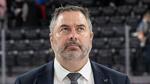 EHC-Boss Christian Winkler besucht regelmäßig das Grab von Tobias Eder in Miesbach.