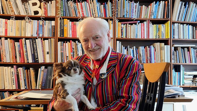 Der Fotograf Wolfgang Roucka und seine Hündin Hermine. Sie ist heute seine "Lebensaufgabe". Der Fotograf Wolfgang Roucka und seine Hündin Hermine. Sie ist heute seine "Lebensaufgabe".