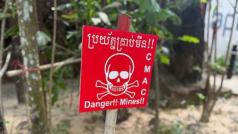 Bis heute lauern in Kambodscha viele Minen im Boden.