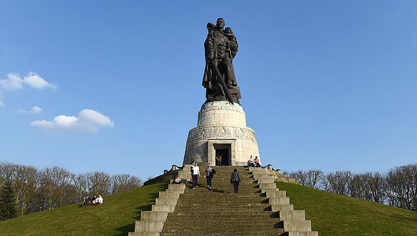 Das Sowjetische Ehrenmal im Treptower Park. (Symbolbild) Das Sowjetische Ehrenmal im Treptower Park. (Symbolbild)