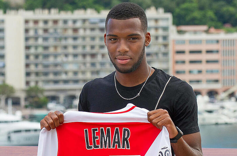 Hält er bald das Trikot des FC Bayern in den Händen? Einem Bericht zufolge soll der FCB an Thomas Lemar interessiert sein.
