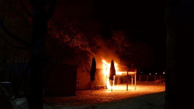 Ein Großbrand zerstörte in der Nacht zum Donnerstag große Teile eines Kindergartens. Ein Großbrand zerstörte in der Nacht zum Donnerstag große Teile eines Kindergartens.