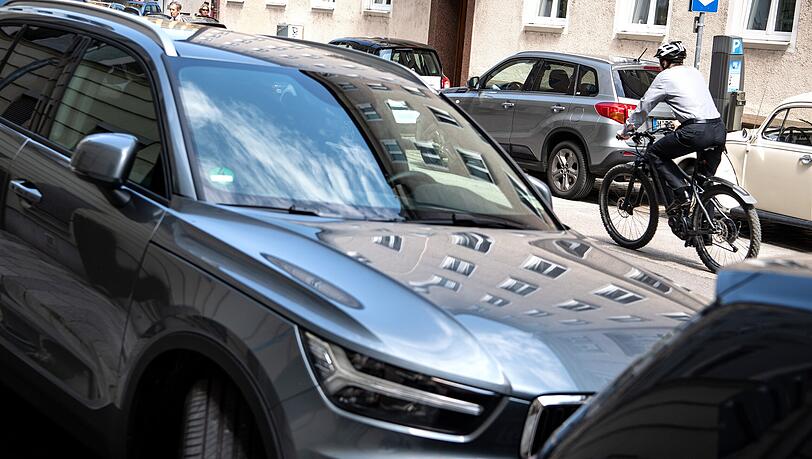 Wird Parken für SUVs in München bald viel teurer? (Symbolbild)