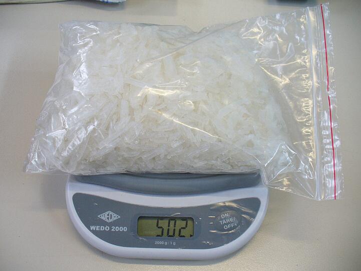 Crystal Meth - so wie in diesen Tüten vom Zoll - hatte der 31-jährige Schmuggler zwar nicht geschluckt. Dafür aber Haschisch, und davon nicht wenig. Jetz ging er Verhandern in Nürnberg ins Netz.