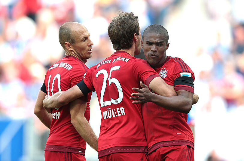 DOUGLAS COSTA - NOTE 1 - Zweites Bundesliga-Spiel, nächster Scorerpunkt. Seinen Linksschuss konnte Baumann nicht festhalten, Müller staubte ab &ndash; 1:1. Überhaupt: Costa war erneut neben Müller der Aktivste. Ball auf die linke Seite zu Costa und schon wurde es gefährlich. Überragend sein Antritt über rechts vor dem Siegtreffer zum 2:1.
