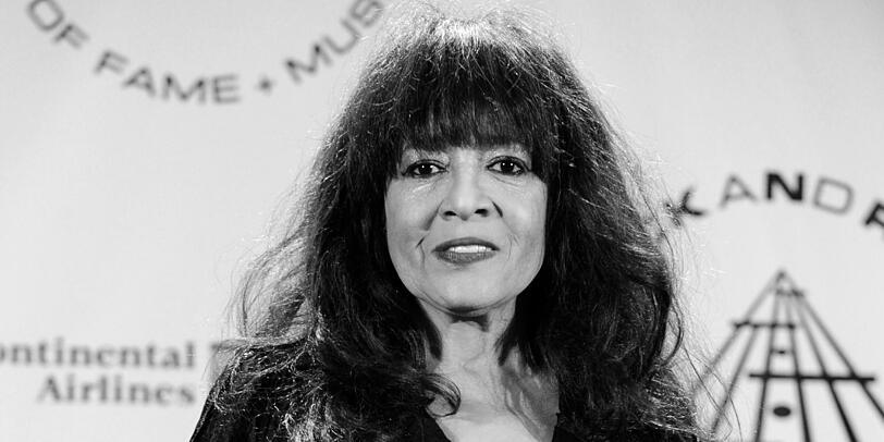 Die US-amerikanische Sängerin Ronnie Spector, die in den 1960er Jahren als Anführerin der Girlgroup Ronettes bekannt wurde, ist tot. Sie starb am 12. Januar an einer Krebserkrankung und wurde 78 Jahre alt.