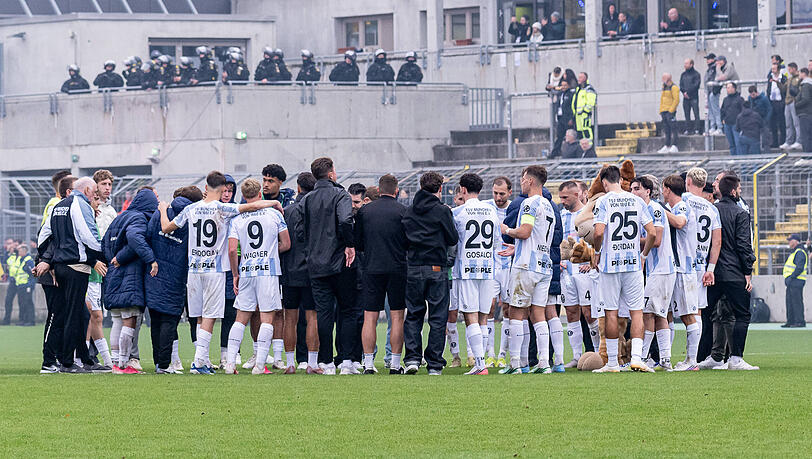 Bei den L&ouml;wen gab es nach der Derby-Entt&auml;uschung Redebedarf.