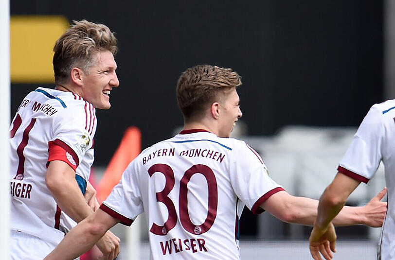 MITCHELL WEISER - NOTE 2 - Für Müller im Team. Turbo-Antritte über die rechte Seite, eine prima Finte (Tunnel) samt Pass vor dem 1:0 auf Schweinsteiger. Die Bayern sollten tatsächlich nochmal überdenken, ob es richtig wäre, den 20-Jährigen, dessen Vertrag zum 30. Juni ausläuft, wirklich am Saisonende gehen zu lassen.