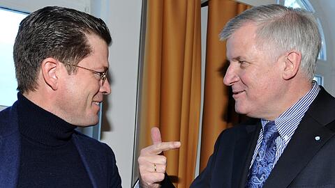 Karl-Theodor zu Guttenberg kehrt zurück auf die politische Bühne! Horst Seehofer holt ihn in sein Team!
