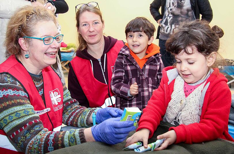 Flüchtlingshelfer im Einsatz.