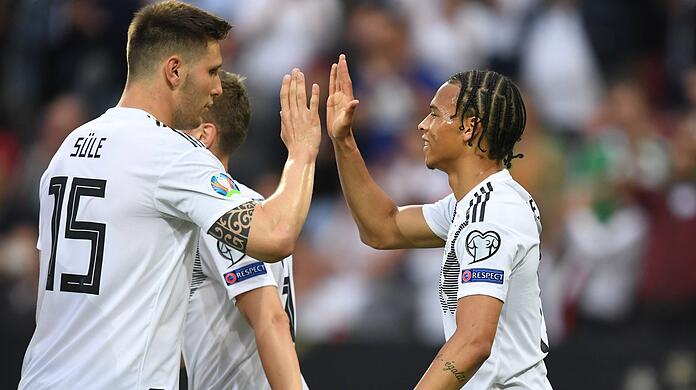 Bayern-Stars Niklas Süle (l.) und Leroy Sané sind bei den kommenden Nationals-League-Spielen dabei.