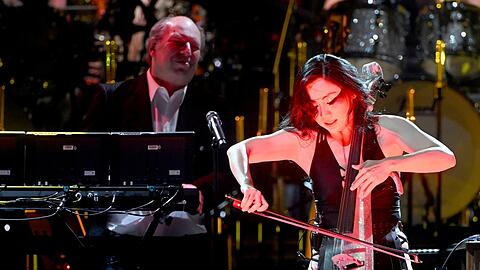 Hans Zimmer mit seiner Band in der Olympiahalle.