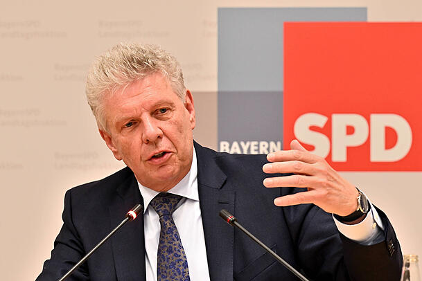 Münchens Oberbürgermeister Dieter Reiter hat Zweifel, ob das Rolling Loud Festival 2024 wieder in Riem stattfindet. (Archivbild) Münchens Oberbürgermeister Dieter Reiter hat Zweifel, ob das Rolling Loud Festival 2024 wieder in Riem stattfindet. (Archivbild)