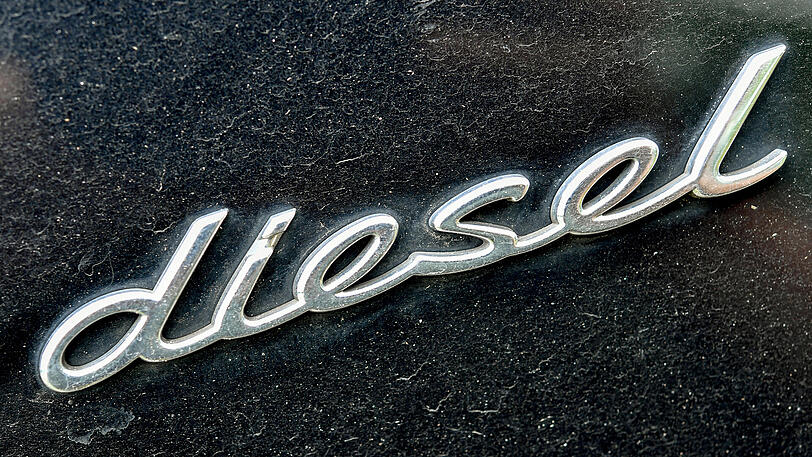 Die deutschen Autobauer wollen am Diesel vorerst festhalten.