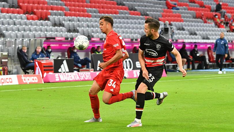 Debüt gegen Düsseldorf: Bayerns Oliver Batista Meier (l.). Debüt gegen Düsseldorf: Bayerns Oliver Batista Meier (l.).