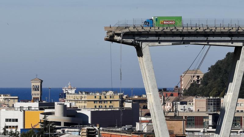 Nach der Genua-Katastrophe vor mehr als einem Jahr hatte die Polizei auch andere Autobahnbrücken aus dem Autostrade-Netz unter die Lupe genommen. Nach der Genua-Katastrophe vor mehr als einem Jahr hatte die Polizei auch andere Autobahnbrücken aus dem Autostrade-Netz unter die Lupe genommen.
