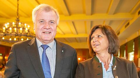 Die Latte liegt hoch. Nach ihrem historisch schlechten Ergebnis soll die CSU in Oberbayern bei der Landtagswahl in fünf Monaten ein deutlich besseres Ergebnis erzielen. Schaffen soll dies Ilse Aigner, die Parteichef Seehofer dazu aus Berlin nach München zurückholt.
